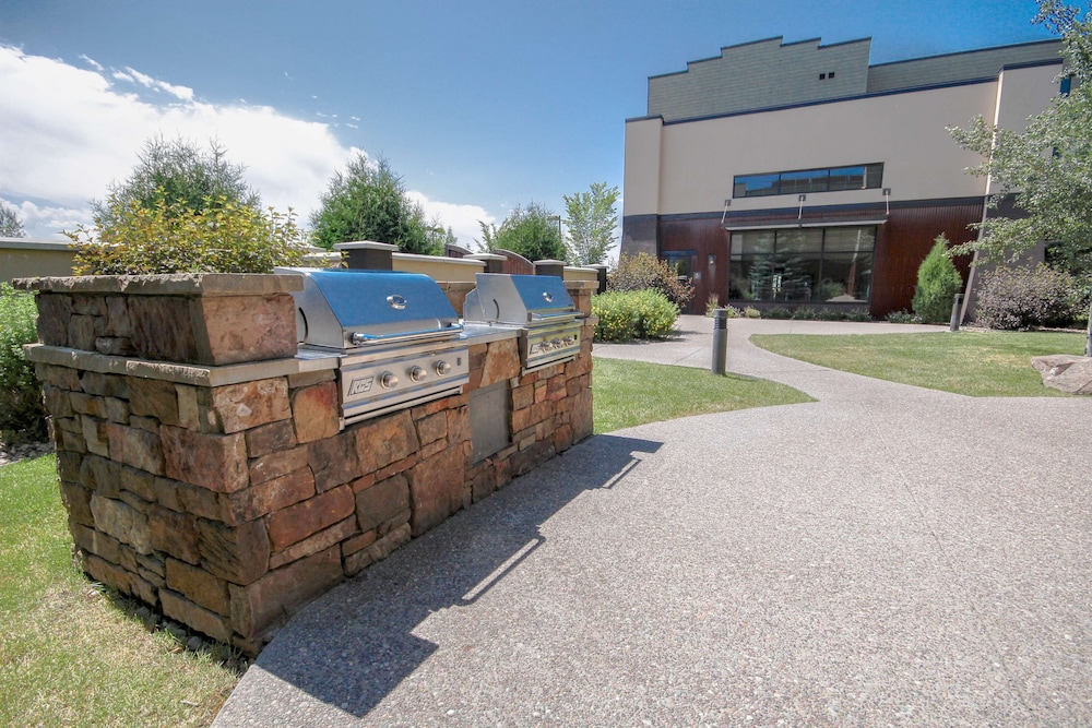 Bozeman Vacations - Homewood Suites by Hilton Bozeman - Property Image 12