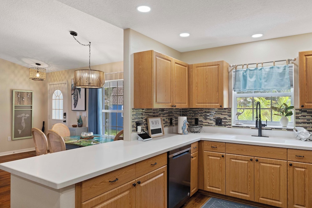 Welcoming Little Blue Lakehouse in Crystal River