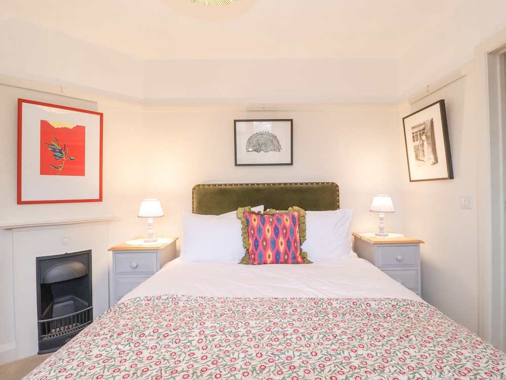 3 Chantry Cottages