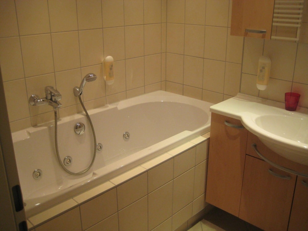 Chickes Appartement en Mirow — bathroom