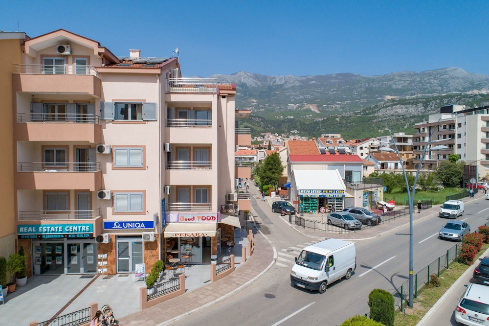 SMS Apartments