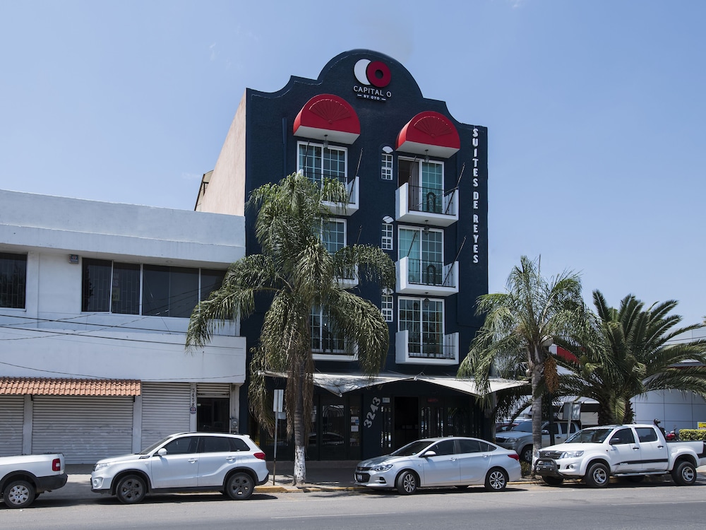 Hotel Suites de Reyes - Image 1