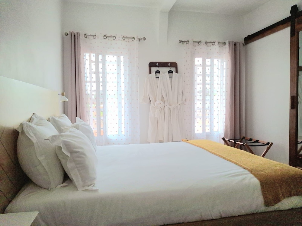Tia Vahine - Boutique Hôtel Ivato