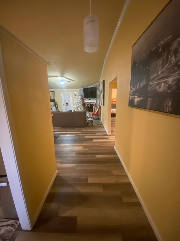 Modern Comfort Near Military Bases & Shopping Walk to Parks & Lakes!