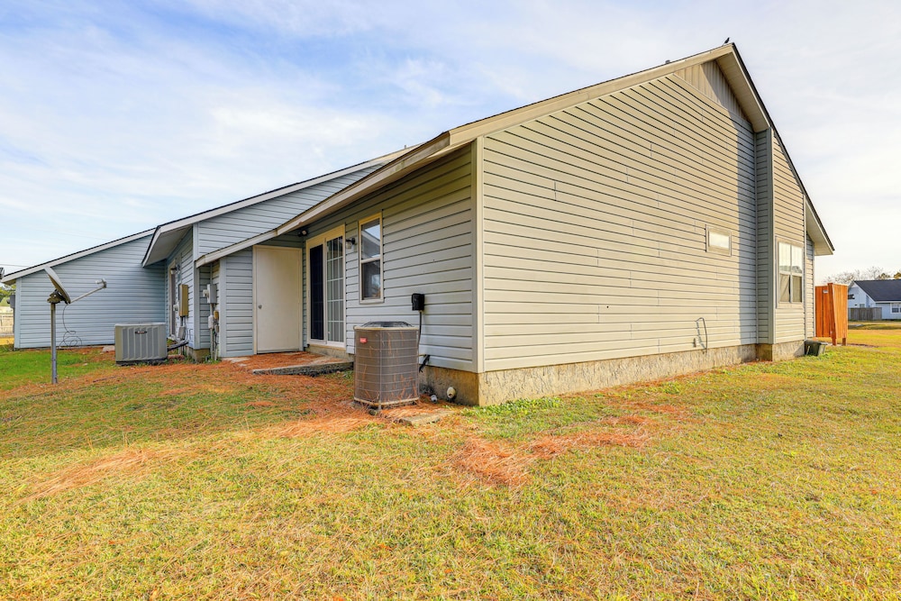 8 Mi to Neuse River: Cozy Gem in Havelock!