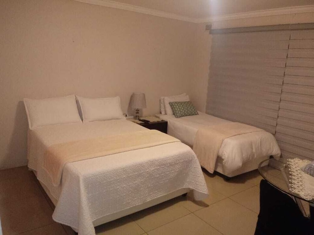 Newlands East Home With A Beautiful View view 4