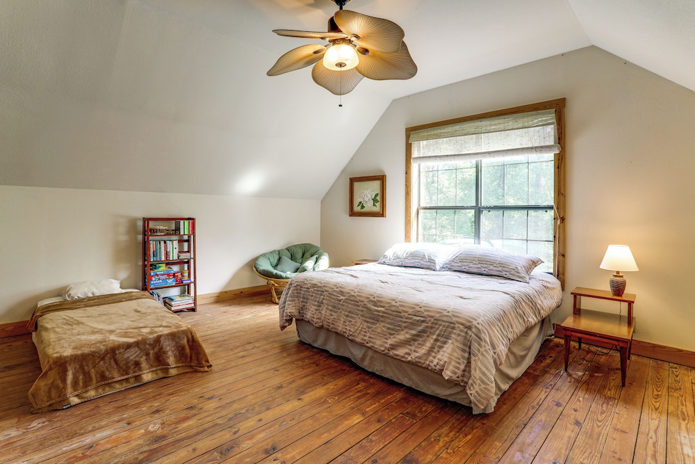 Trails & Creek On-site: Ozarks Retreat on 23 Acres