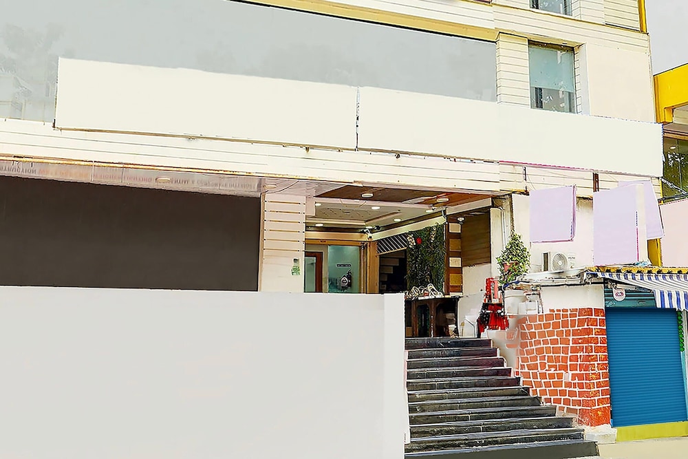 Stylish Stays at MG Road Near Commercial Street