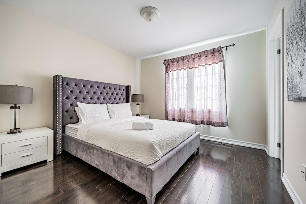 Lady Valentina Boutique Home