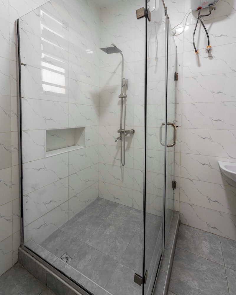 George Residence Ologolo Lekki