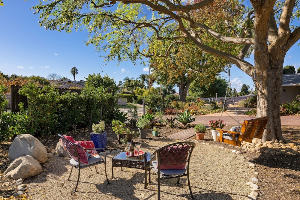 Hummingbird Haven by Avantstay Dog-friendly Near the Beach Huge Yard Hot Tub