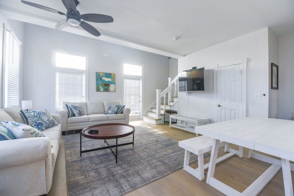 Duval Delight Recently Remodeled Condo On Duval view 2