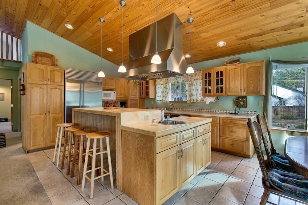 Sequoia Chalet 5 Bedroom Home