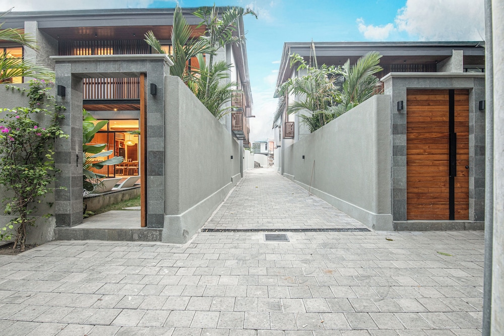 Elegant 5BR Canggu Villa 400m to Pristine Beach