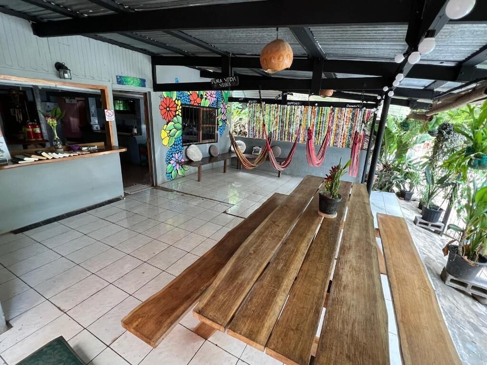 Hostel Pura Vida