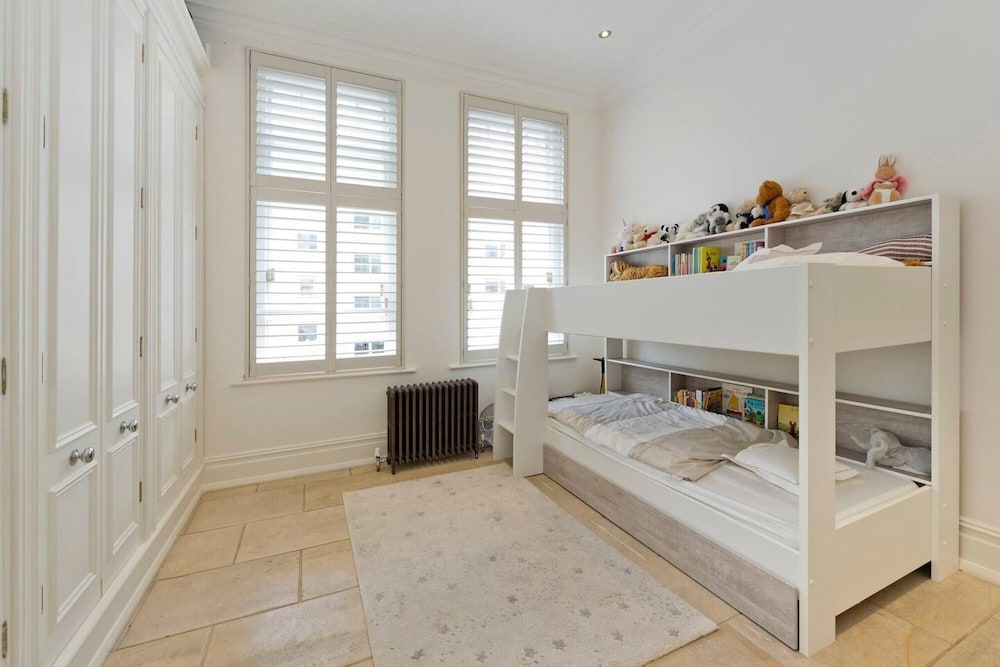 Stunning 2-bed Chelsea Apt