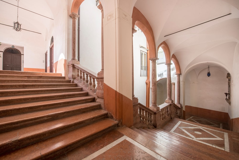 Casa degli Affreschi Palazzo Lungarini