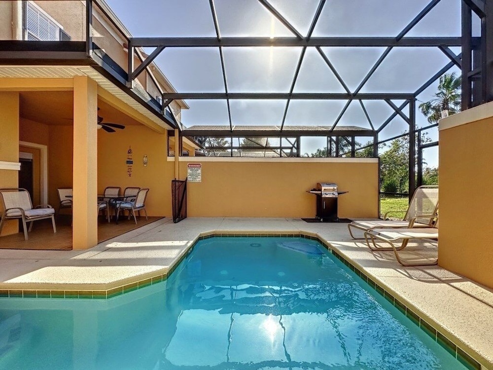 Adorable Townhome Remodeled With Comfort And Relaxation In Mind! Splash Pool! 4 Bedroom Townhouse
