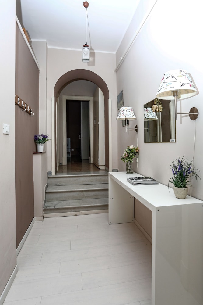 American Uni 2Br Lovely Apt