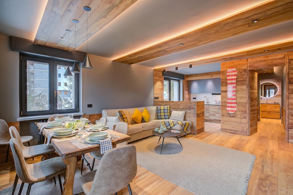Simona Luxury Apartment few Steps From sk