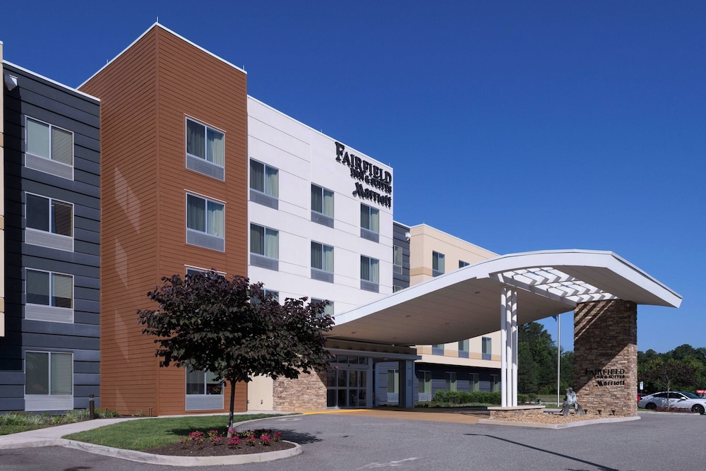 Hotel Fairfield Inn & Suites by Marriott Richmond Ashland - Image 1