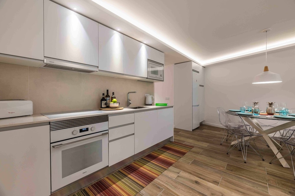 Downtown Albufeira 3-bedroom Luxury Apartment