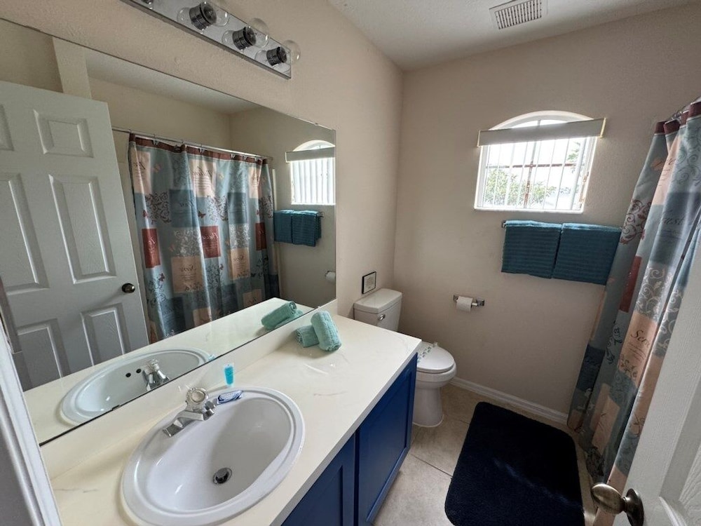 Lakeview Villa 5 Bedroom Home