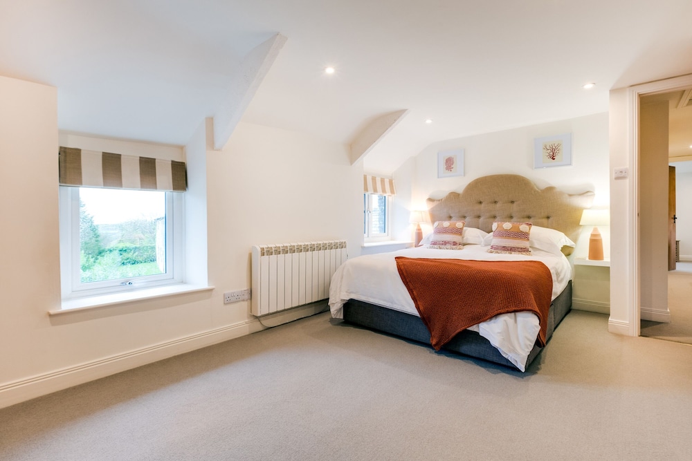 Courtyard Cottage - Within the Helland Barton Farm Collection
