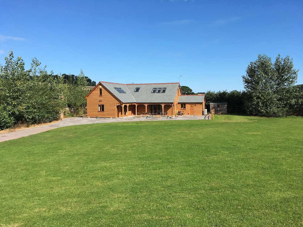 Riverside Lodge