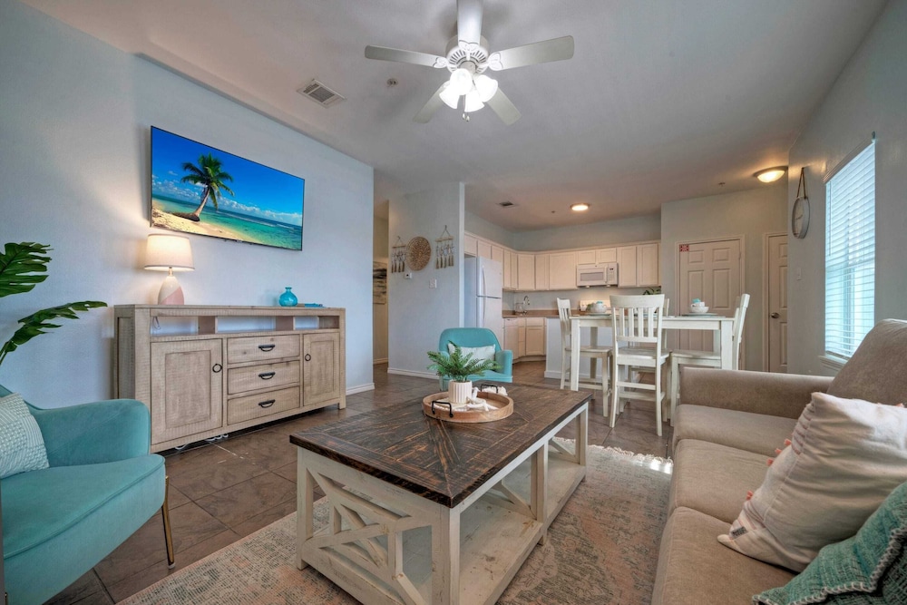 Sleeps 16 w/ Pool + Minutes to Beach Costa Bahia - 2 Condos