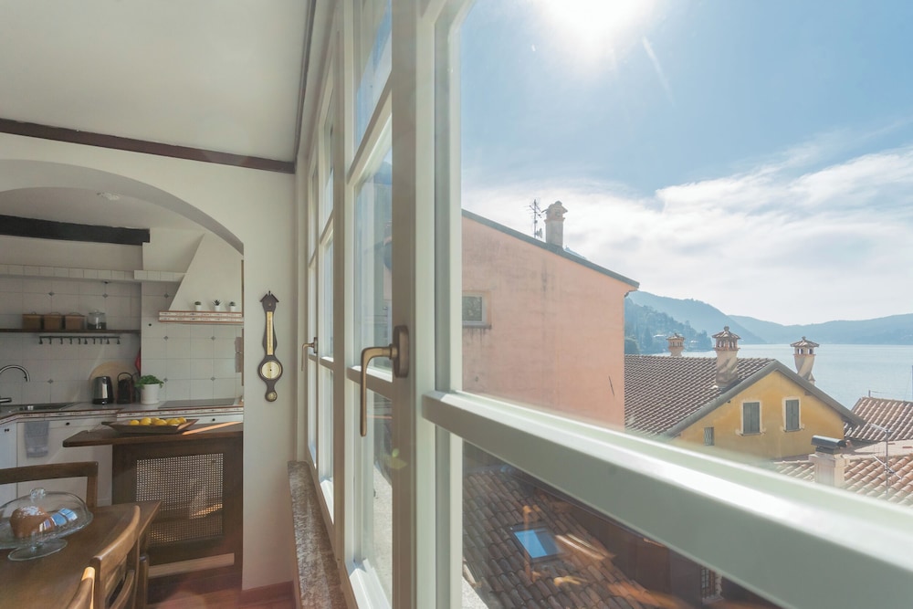 Emily's Holiday House - Authentic Lake Como by Rent all Como