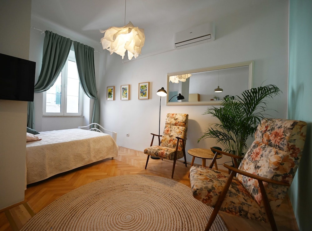 Sweet and Winding Centre Lodge
