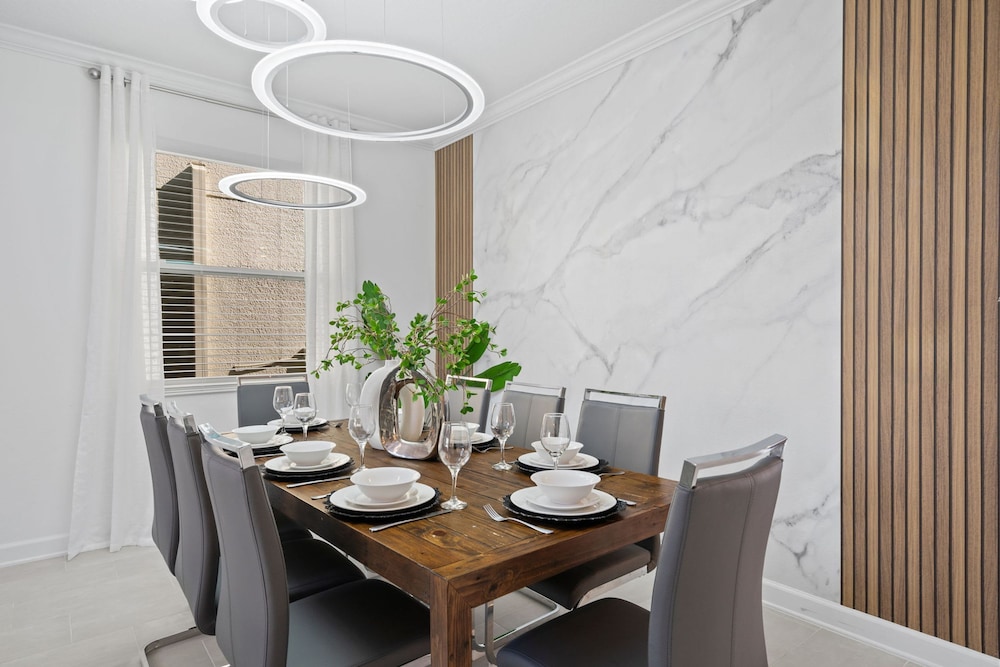 Chic 5bed Retreat Perfect for Family Getaways