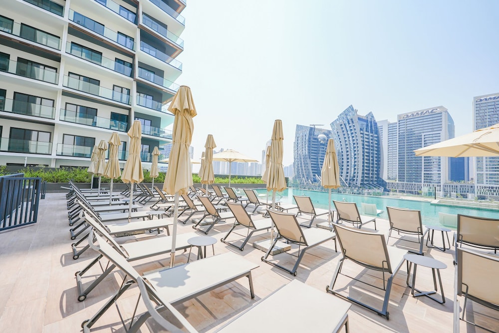 Waves - Comfort and Style in a 21st-Floor Studio With View