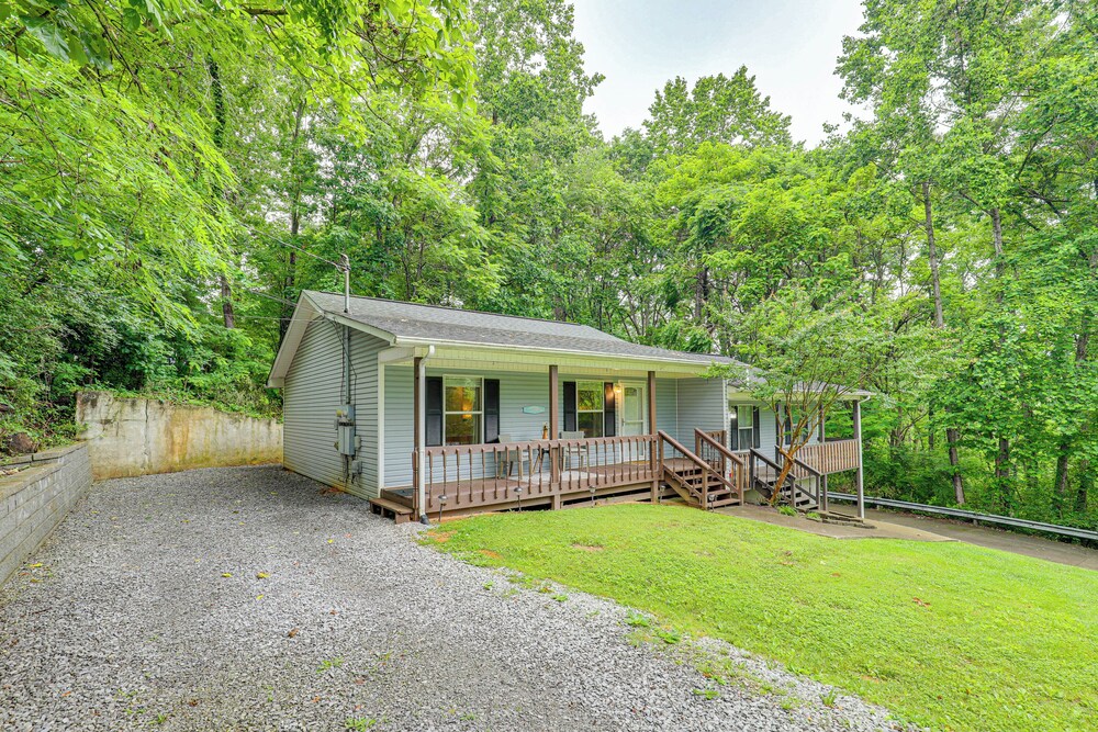 3 Mi to Cherokee Reservoir: Blue Haven Bungalow