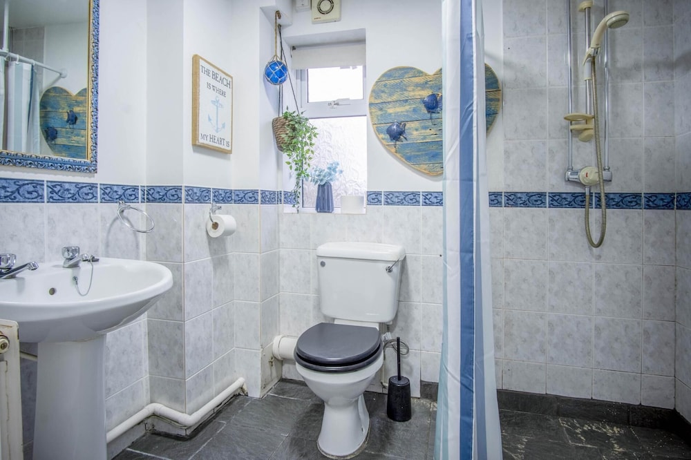 Lobster Cottage - 3 Bedroom Cottage - Tenby