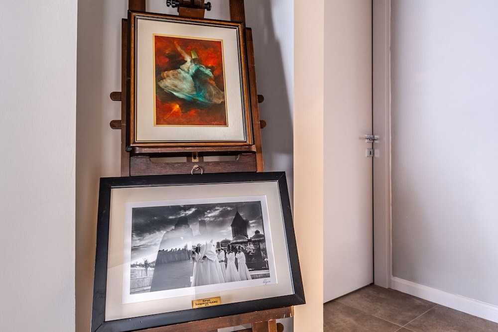 Vibrant Flat Next to Bostanci Marmaray Station