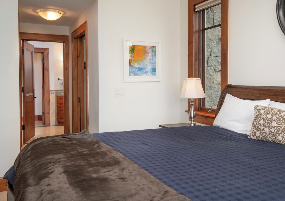 Hummingbird by Elevation Accommodations