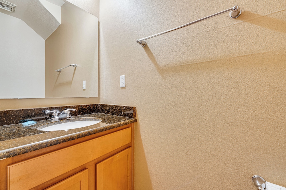 17 Mi to Disney: Getaway in Davenport w/ Game Room