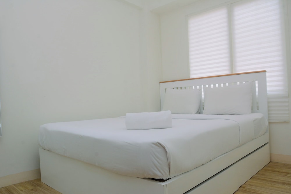 Comfort 1BR with Minimalist Design at Podomoro Golf View Apartment