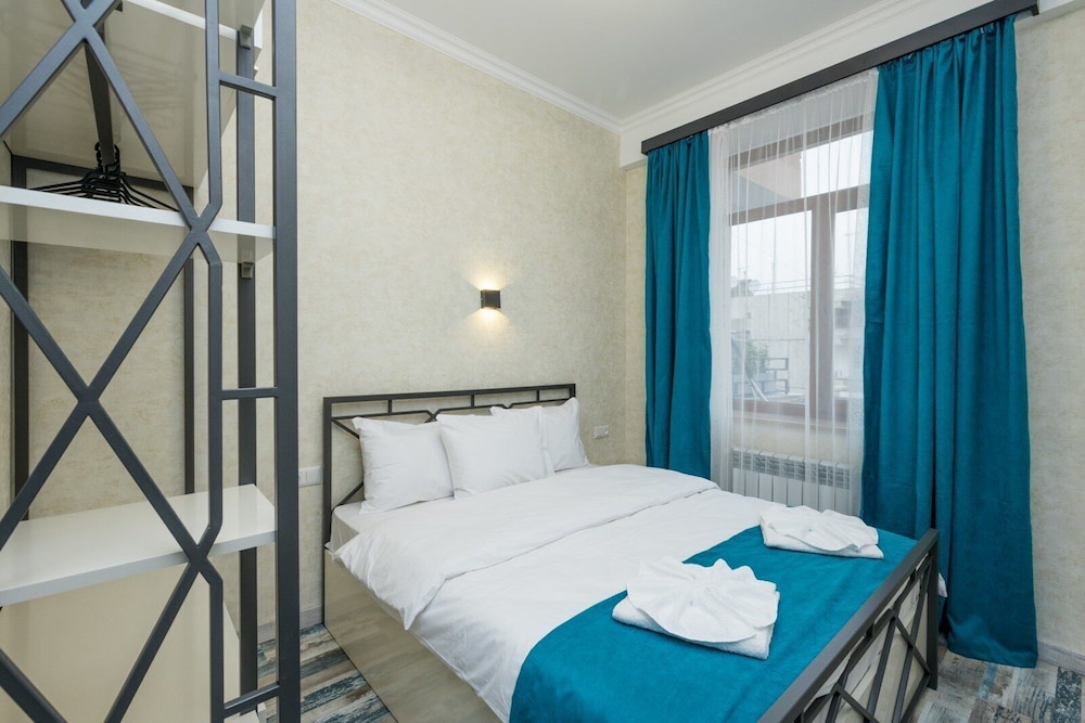 Stay Inn on Yekmalyan St