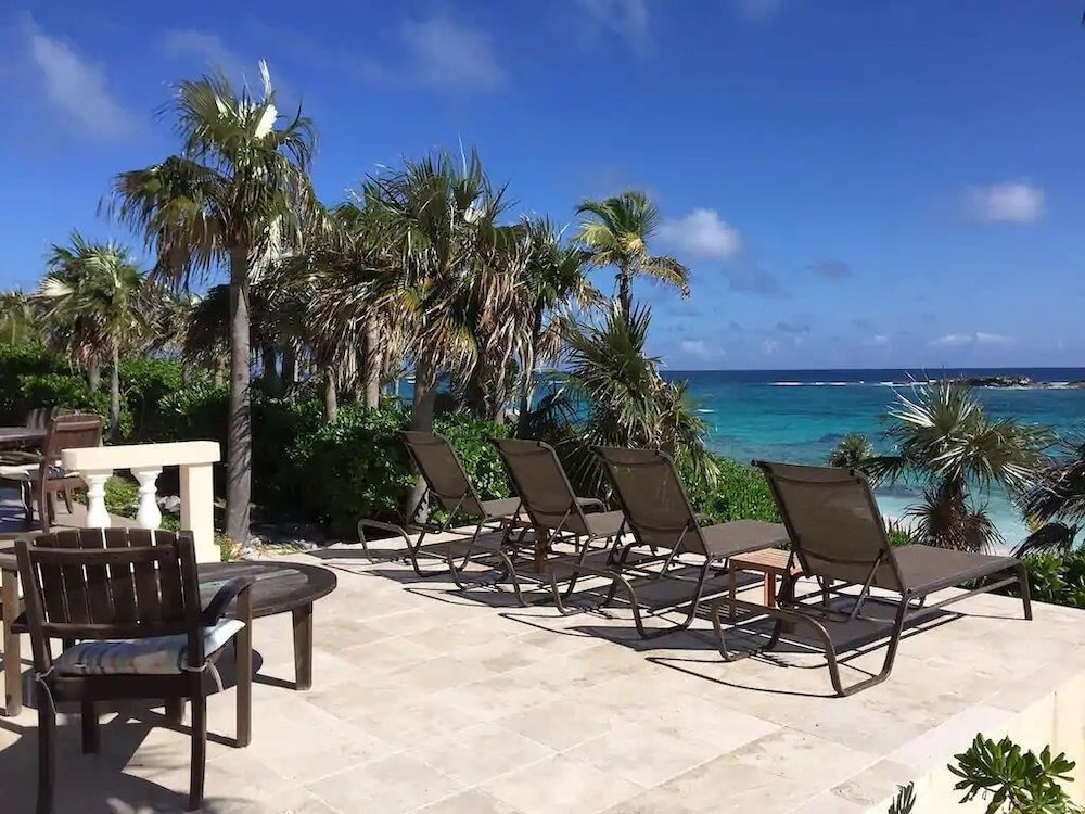 Seven Palms Serenity: Beachfront Oasis