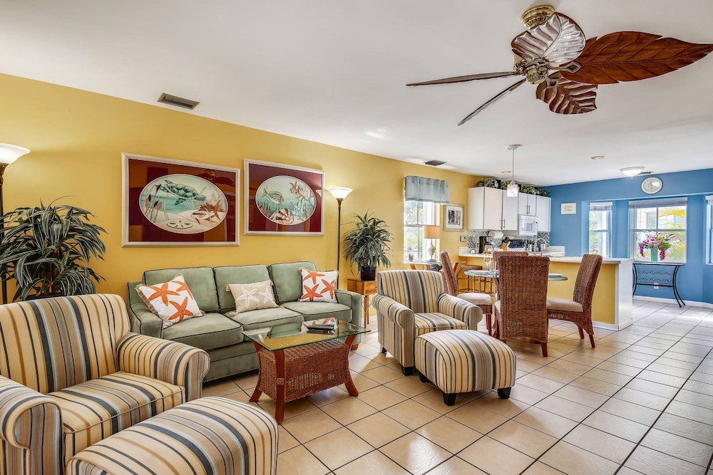 Duval Sea Turtle by Avantstay Great Location Close to Shops Shared Pool