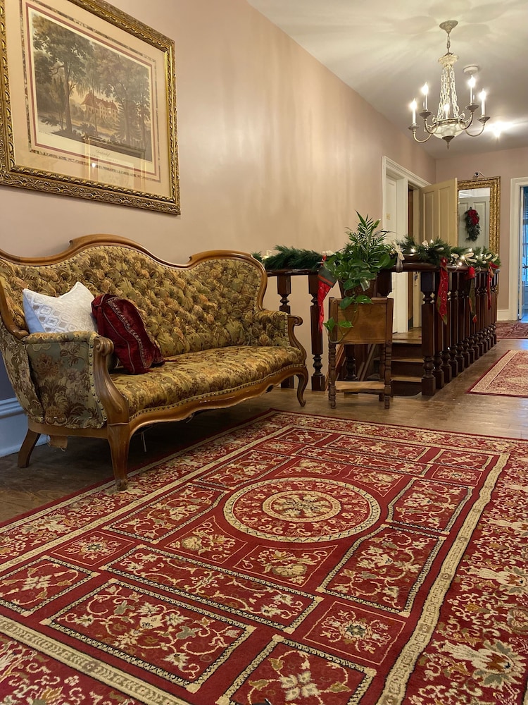 The Vine Bed & Breakfast LLC
