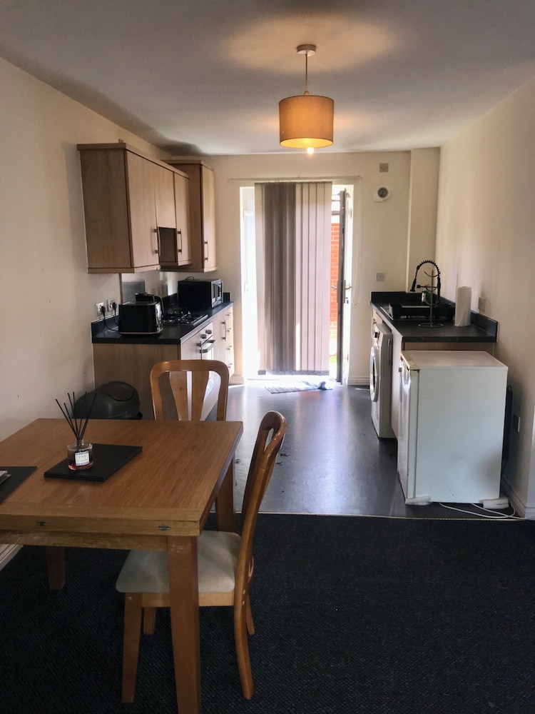 Immaculate 2-bed Apartment in Smethwick