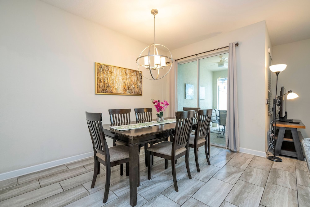 Storey Lake 4 BR With Private Pool