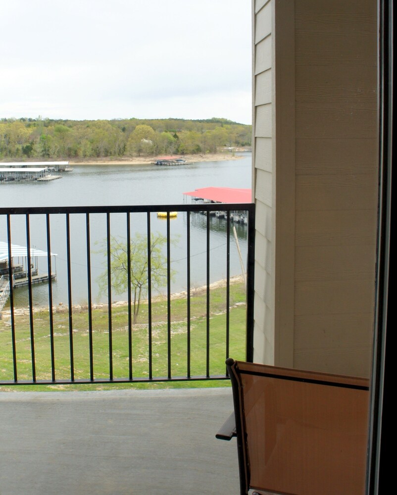 Celebration Cove Table Rock Lakefront Condos