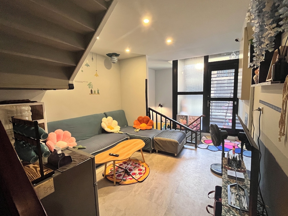 Daisy Light Hostel