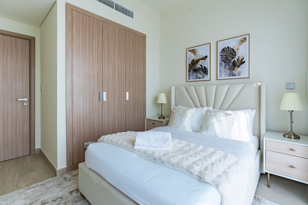 Nasma Luxury Stays - Azizi Riviera 44