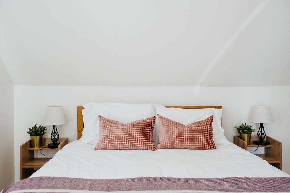 Park Mill - Hot Tub Bocce Court Fire Pit - Image 2